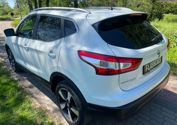 Nissan Qashqai cena 56990 przebieg: 117000, rok produkcji 2016 z Bisztynek małe 466